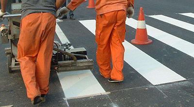 熱熔標線刮涂施工中應注意哪些事項？