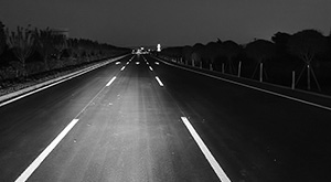 選擇道路標線材料需要考慮哪些因素？