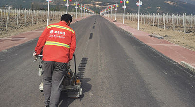 熱熔標(biāo)線涂料受潮施工有什么影響？