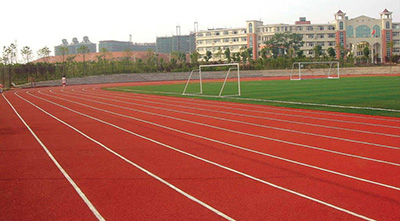 透氣型塑膠跑道為什么不容易起泡？