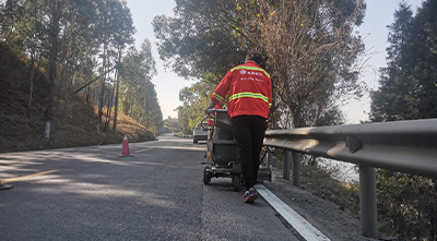 熱熔標(biāo)線變色怎么辦？