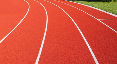 塑膠跑道會(huì)褪色嗎？