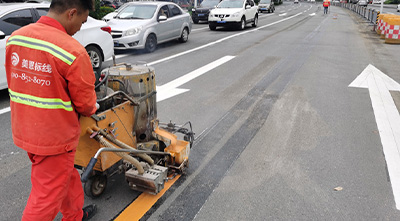 如何辨別道路交通標線中的減速或禁停線